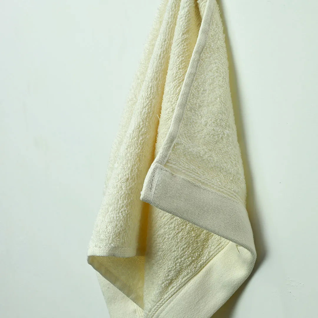 100% Cotton Supreme Hand Towel – Light Yellow (12″ x 20″)