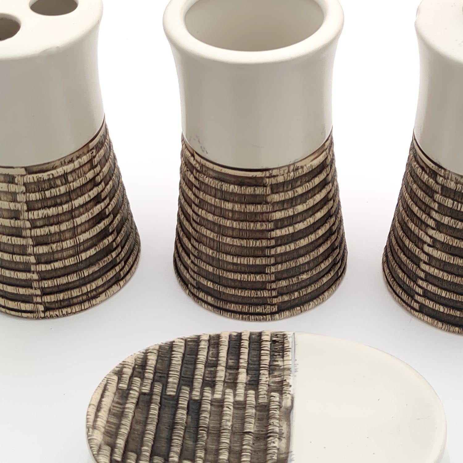 White Wood Ceramic Bath set