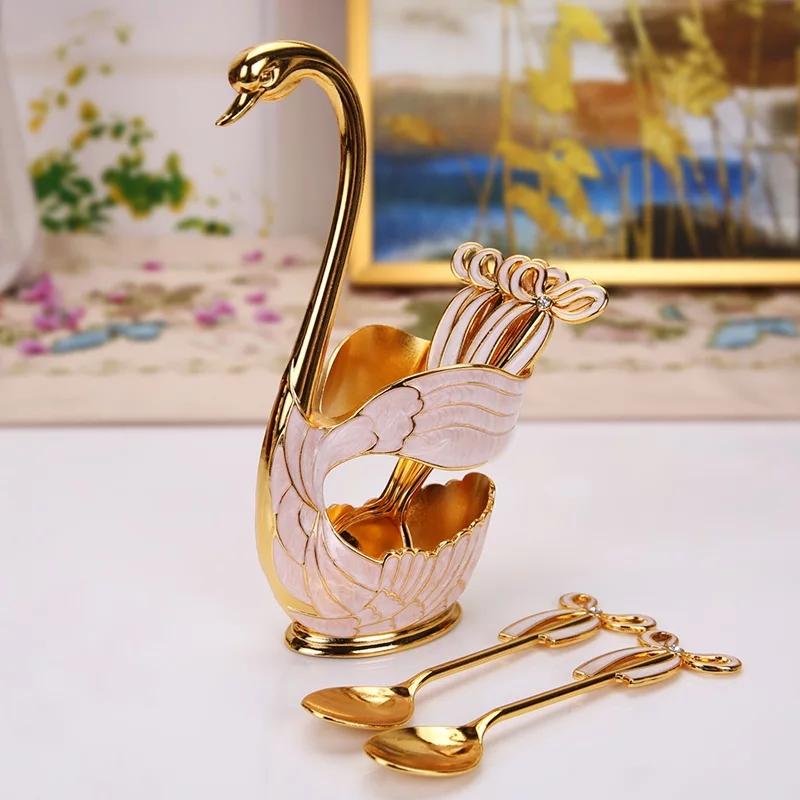 Spunky Swan Spoon Set - waseeh.com