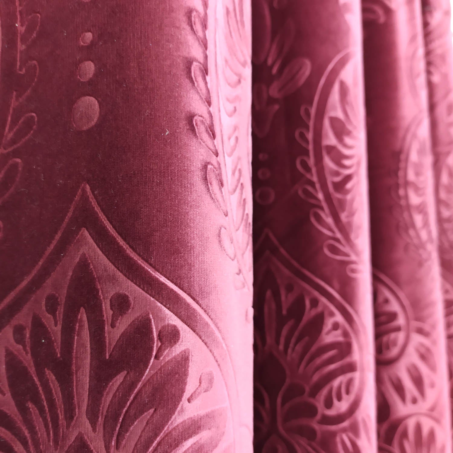 Self Embossed Velvet Curtain Maroon