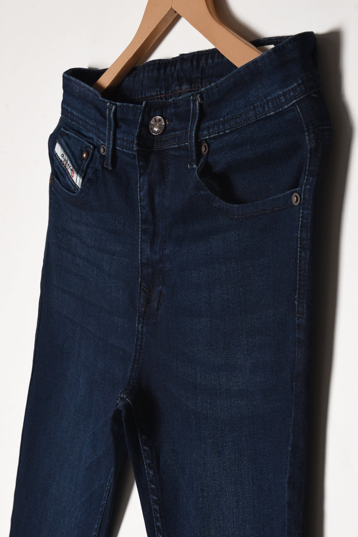 CLASSIC DARK WASH SUPER SLIM JEANS