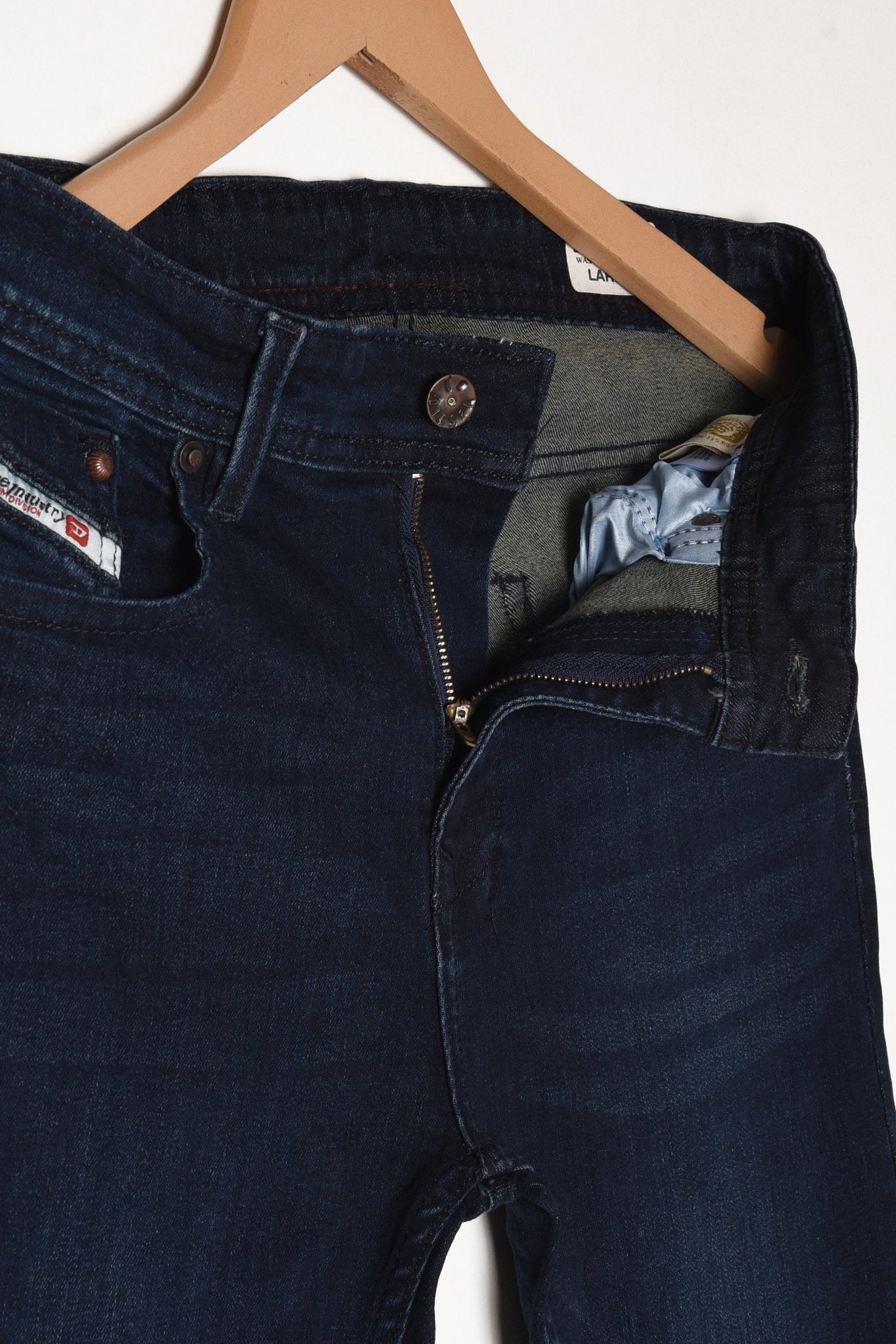 CLASSIC DARK WASH SUPER SLIM JEANS