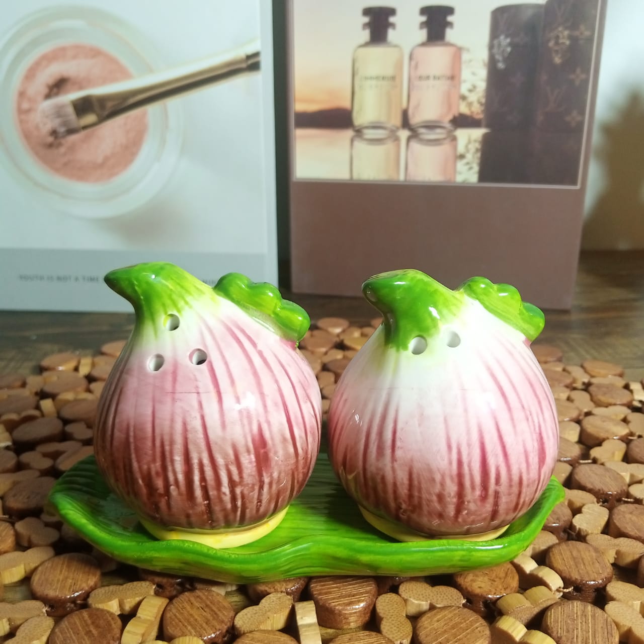 Vintage Vegetable Salt and Pepper Set - waseeh.com