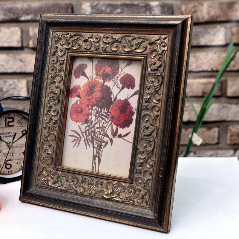 Traditional Frame Decor - waseeh.com