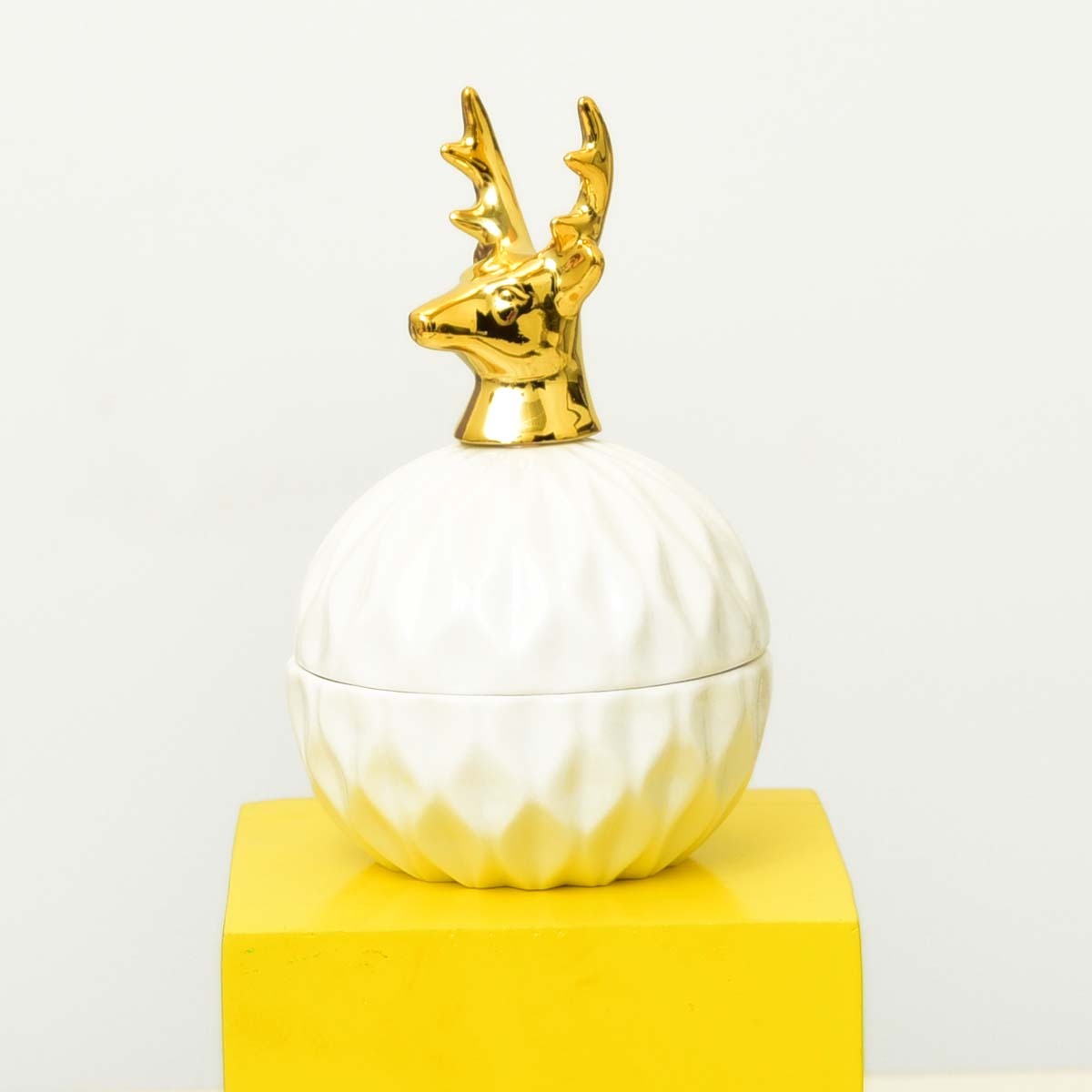 Souvenir Storage Jar (White) - waseeh.com