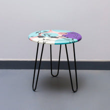 Chevy Flowers Hairpin Table