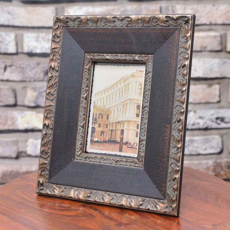 Traditional Frame Decor - waseeh.com